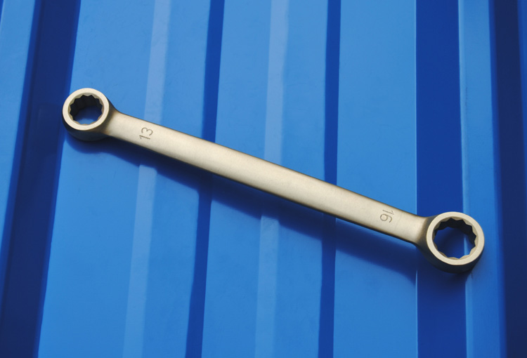 Double box flat wrench